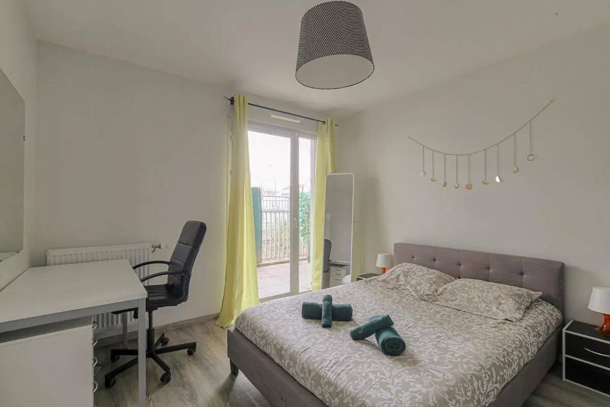 Cocon Urban Terrasse Et Stationnement Gratuit Apartment Villeurbanne