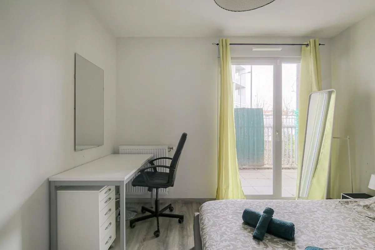 Cocon Urban Terrasse Et Stationnement Gratuit Apartment Villeurbanne
