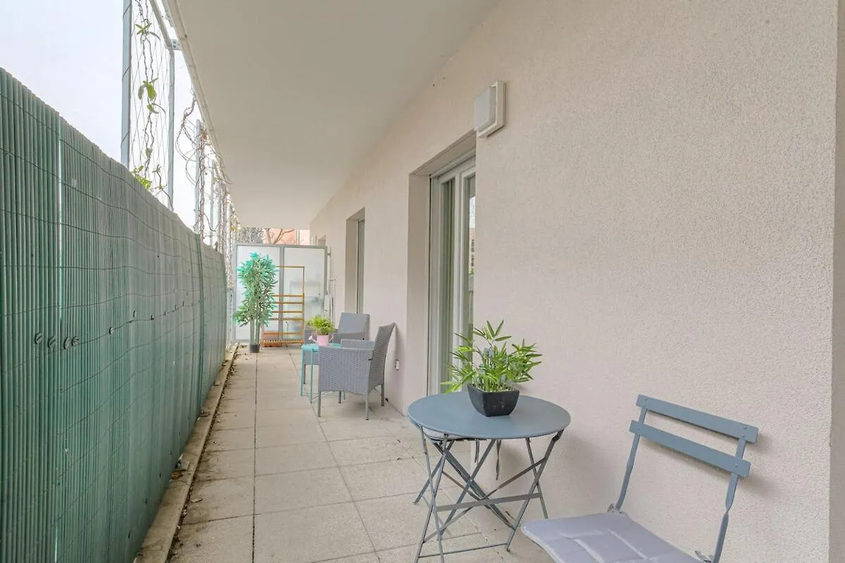 Cocon Urban Terrasse Et Stationnement Gratuit Apartment Villeurbanne 0*,  France