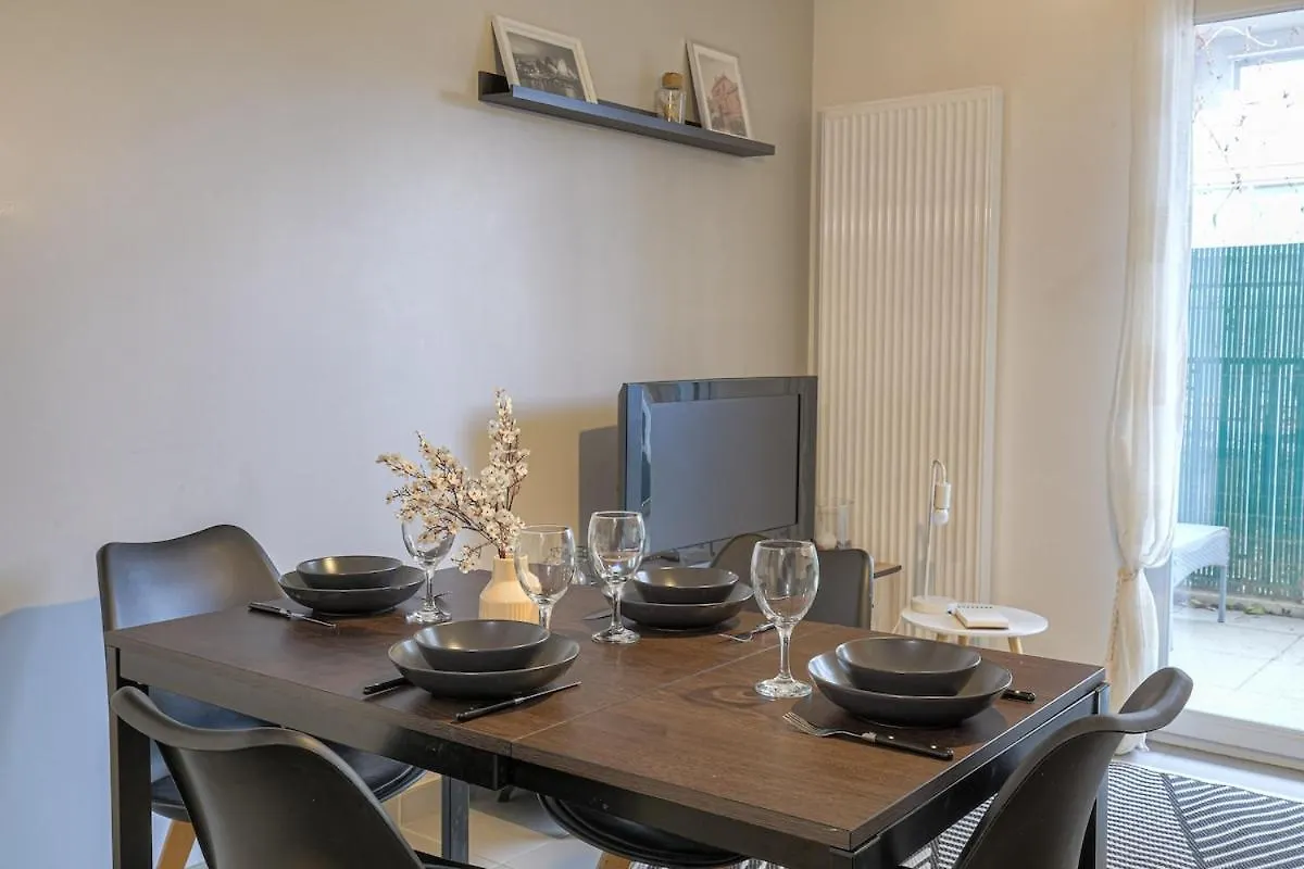 Cocon Urban Terrasse Et Stationnement Gratuit Apartment Villeurbanne