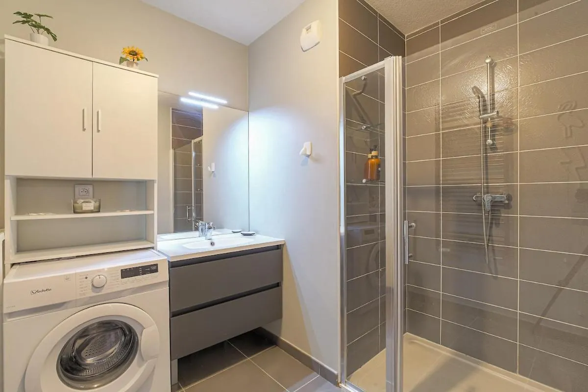 Cocon Urban Terrasse Et Stationnement Gratuit Apartment Villeurbanne